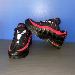 Black/Magenta Airmax 95